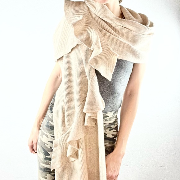 BANANA REPUBLIC |🧣Beige Italian Yarn Ruffled Wool Blend Rectangular Large Scarf - Picture 8 of 8
